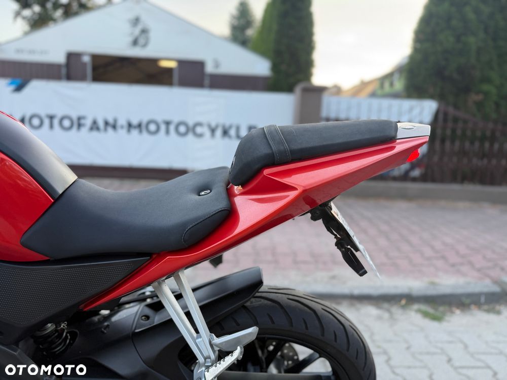 Yamaha YZF - 24