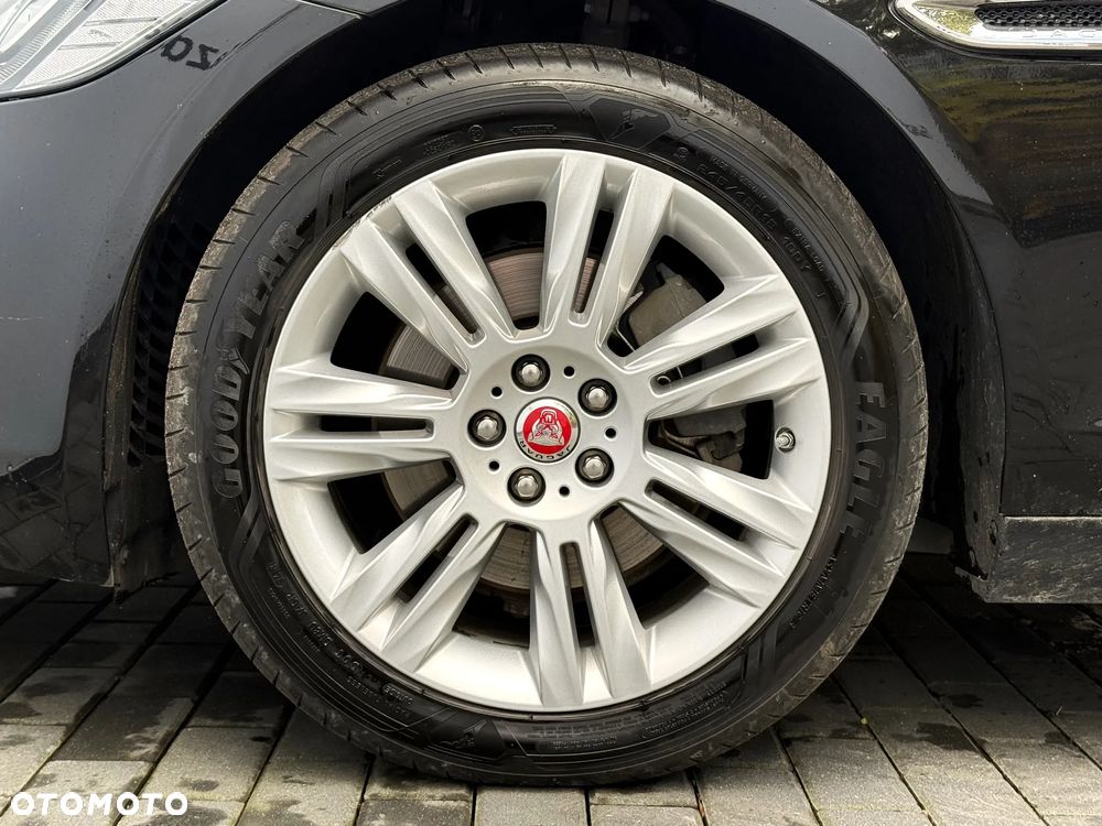 Jaguar XF 2.0 i4D AWD Portfolio - 7