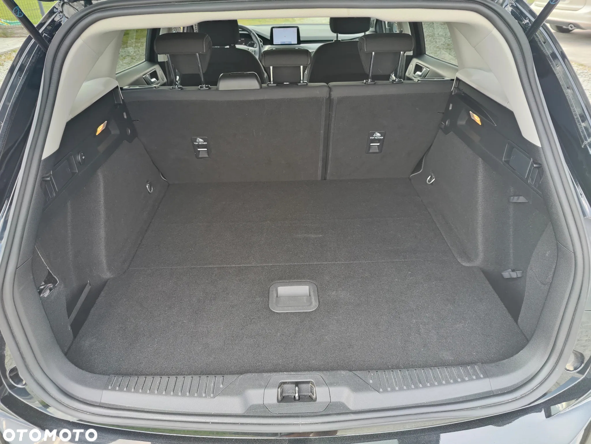 Ford Focus 2.0 EcoBlue Start-Stopp-System TITANIUM X - 14