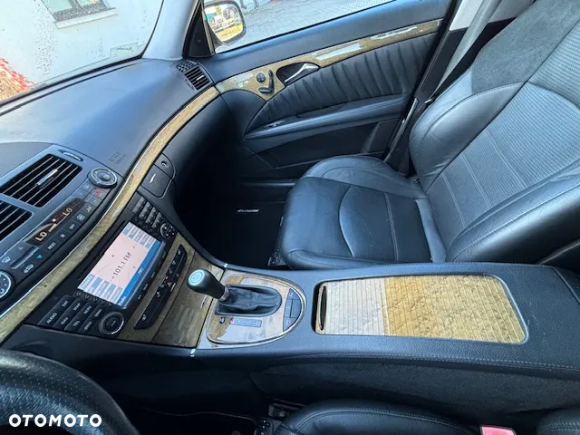 Mercedes-Benz Klasa E 63 AMG - 35