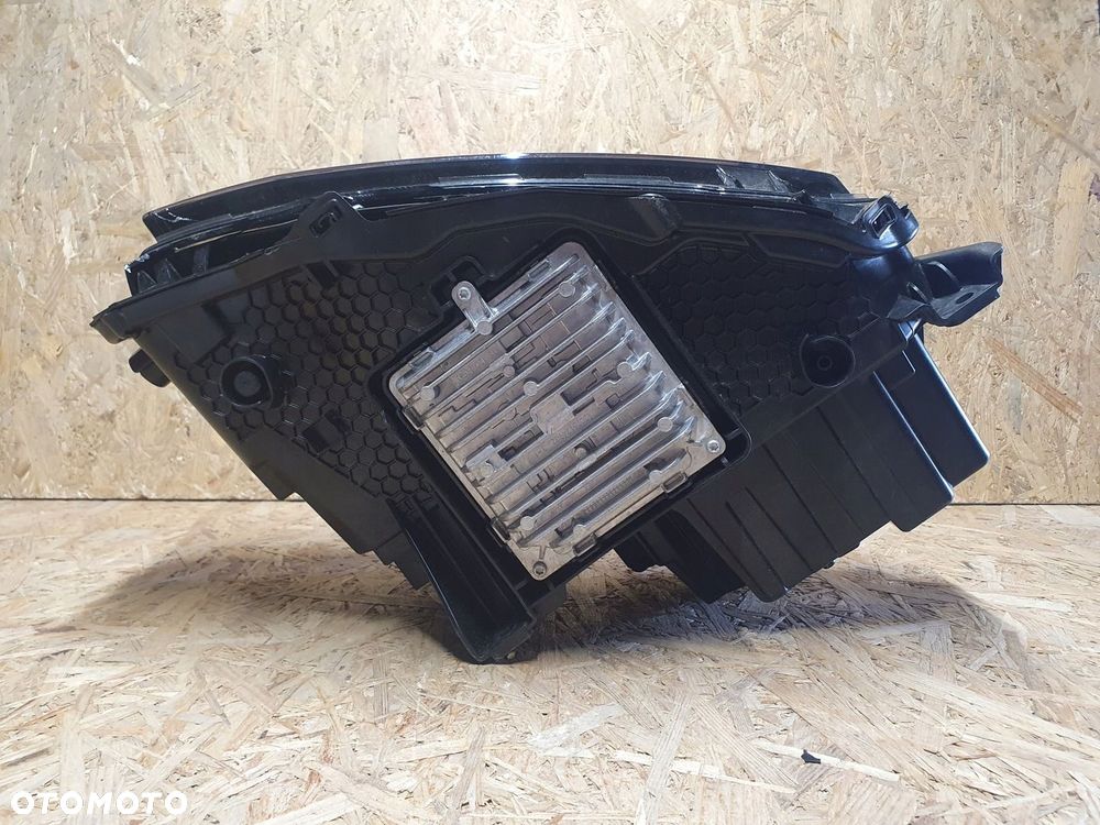 Lampa przednia lewa Full Led Lynk&co 01 - 10