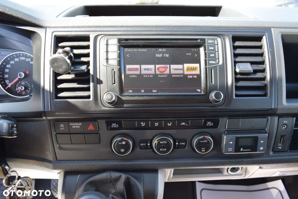 Volkswagen Caravelle - 26