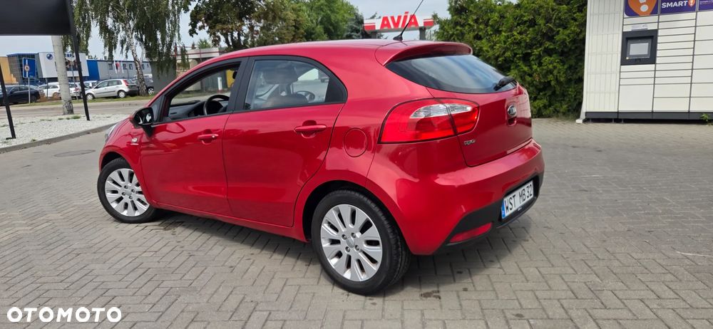 Kia Rio 1.2 Fifa World Cup Edition - 12