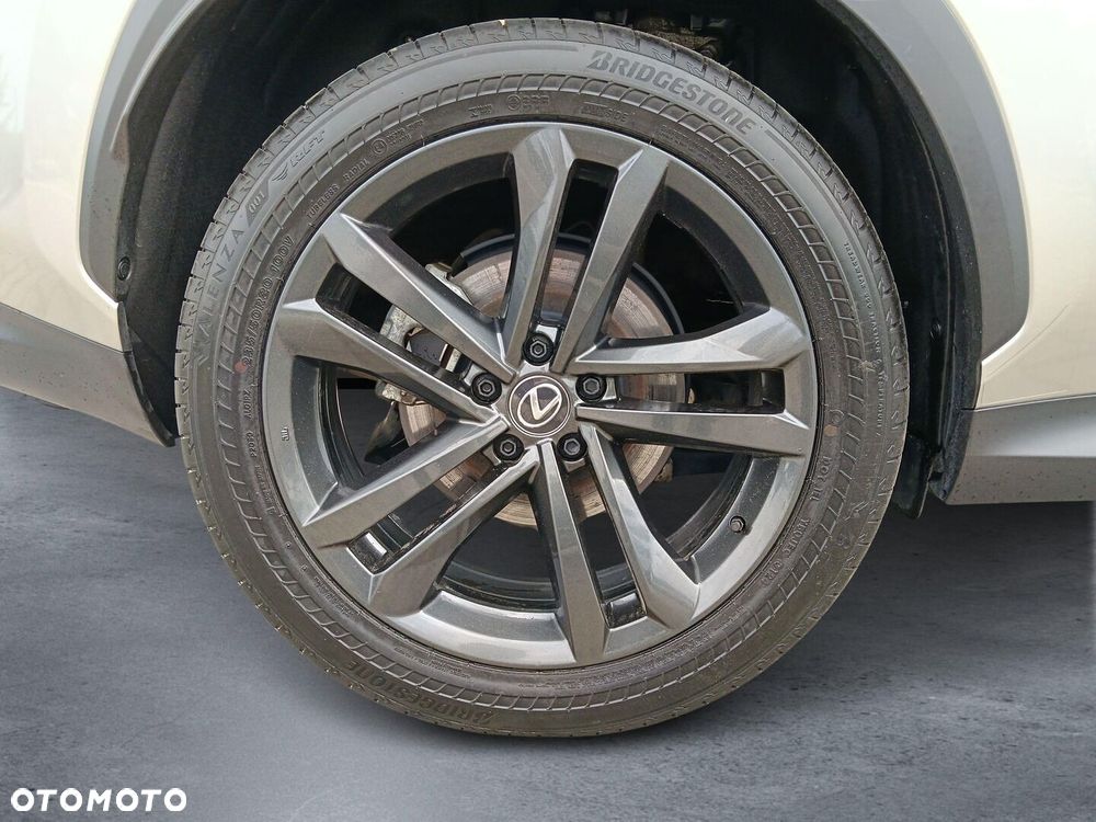 Lexus NX 350h Prestige AWD - 18