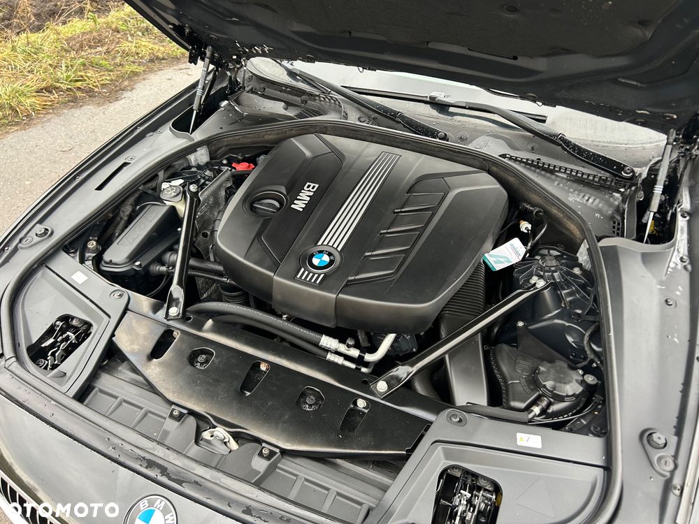 BMW Seria 5 520d Sport-Aut - 37