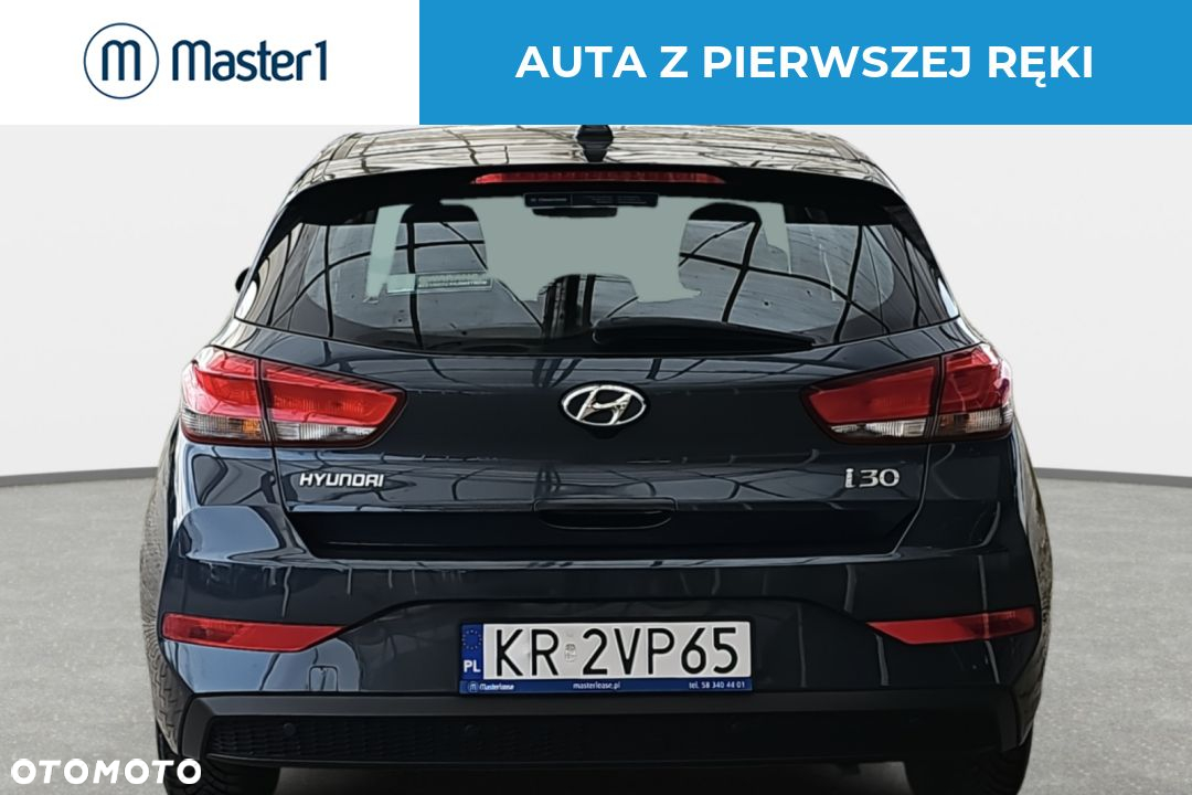Hyundai i30 1.5 DPI Classic + - 9