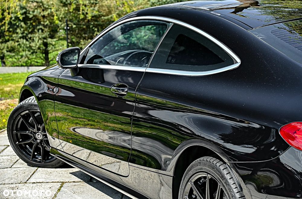 Mercedes-Benz Klasa C 180 7G-TRONIC AMG Line - 19