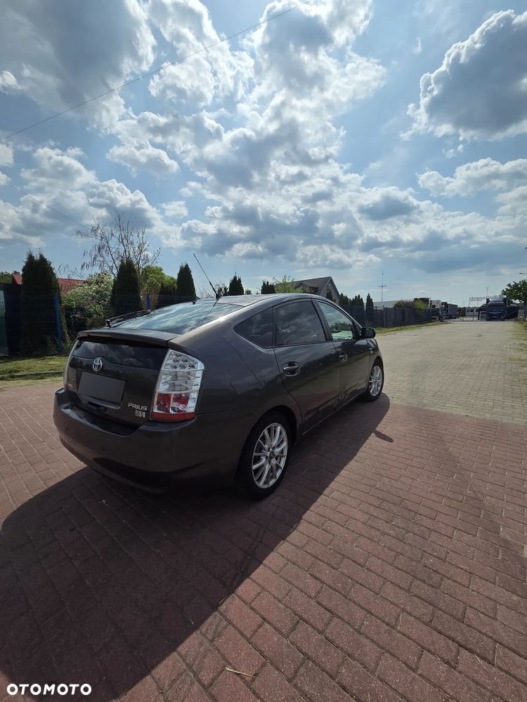 Toyota Prius 1.5 VVT-i Prestige - 6
