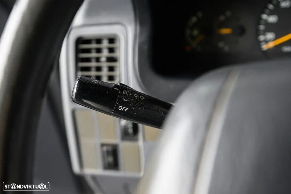 Toyota HiAce 2.4 D LXH12LG - 26