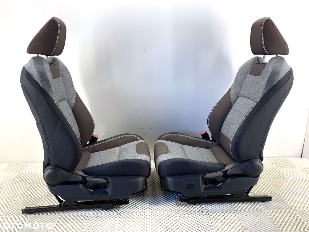 FOTELE KANAPA KOMPLET  TOYOTA COROLLA Kombi (_E21_) 2019 - 2.0 Hybrid (MZEH12) 112 kW [152 KM] - 9