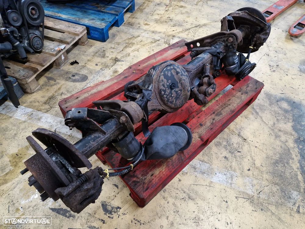 Eixo traseiro usado diferencial LAND ROVER DISCOVERY II 2 TD5 semi eixos travagem - 1