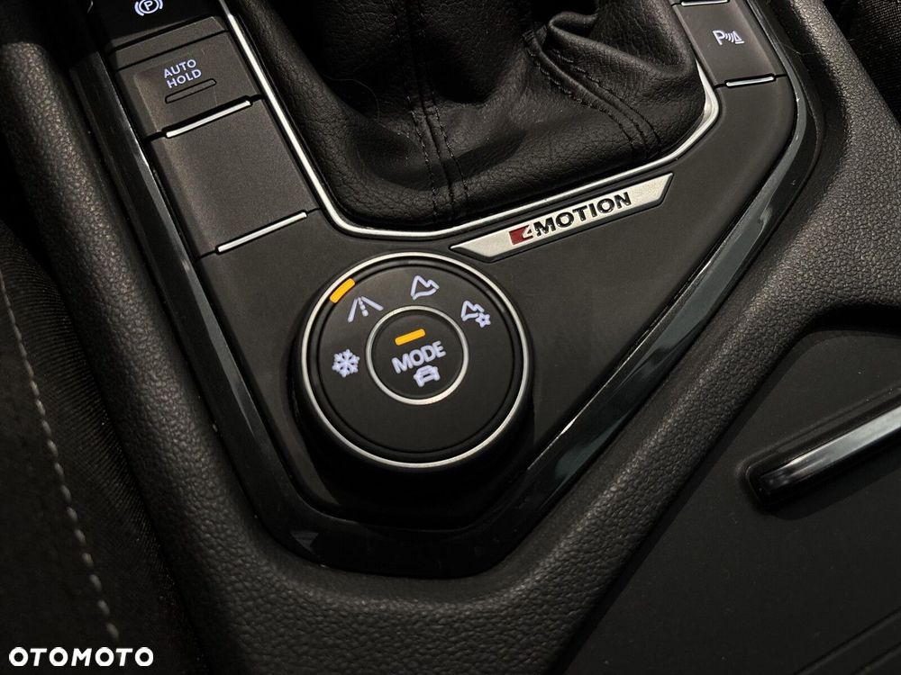 Volkswagen Tiguan 2.0 TDI SCR 4Mot Elegance DSG - 25