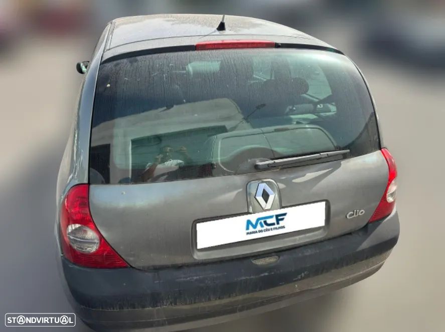 Renault Clio 1.5D 3 Portas de 2002 para peças - 11