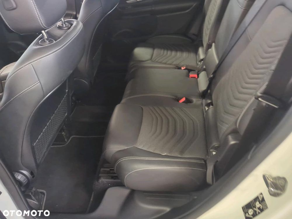 Mercedes-Benz GLB 200 7G-DCT - 21