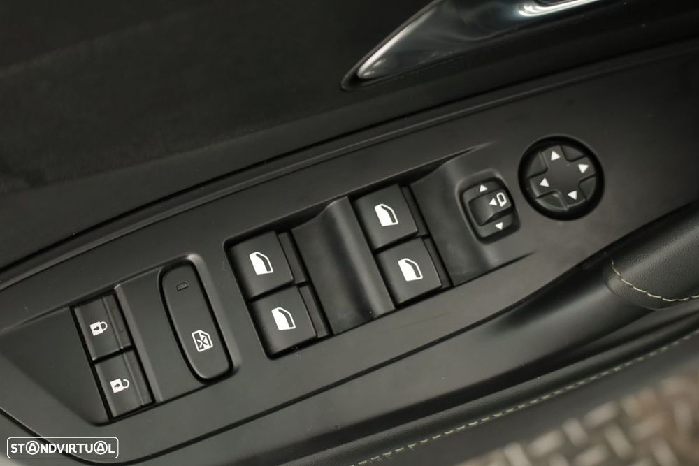 Peugeot 308 1.2 PureTech GT EAT8 - 19