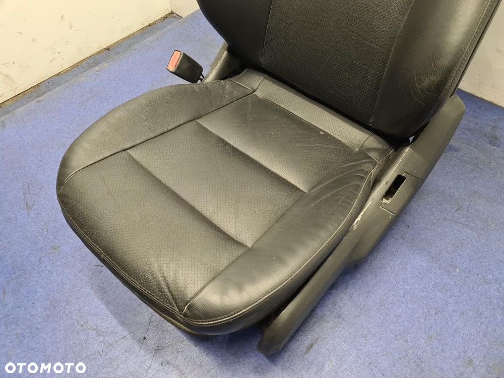 MERCEDES W203 LIFT KOMBI FOTEL KIEROWCY. - 8