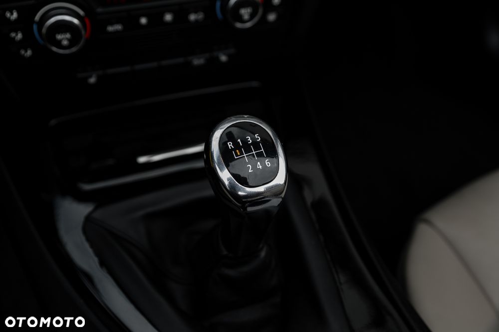 BMW Seria 3 320i Edition Exclusive - 33