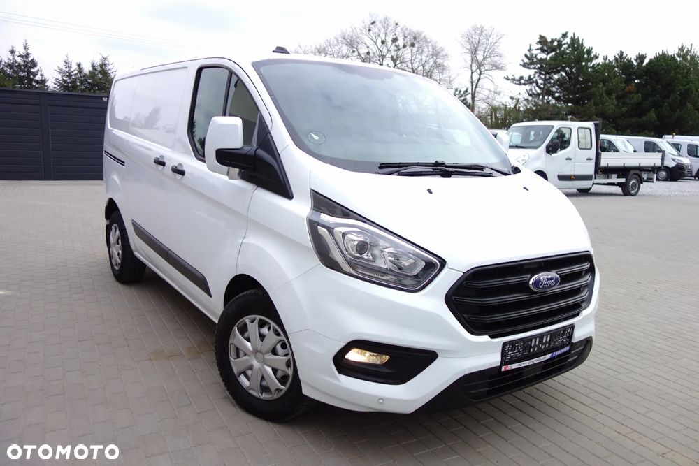 Ford Transit Custom Automat 2.0 Ecoblue 130 KM L1H1 Klima - 27
