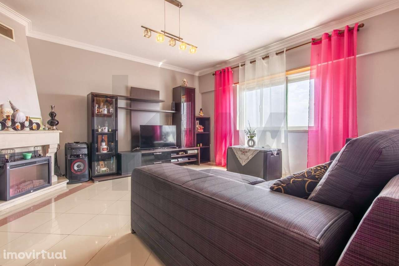 Apartamento T2+1 em  Santa Marta do Pinhal – Corroios - Grande imagem: 4/20