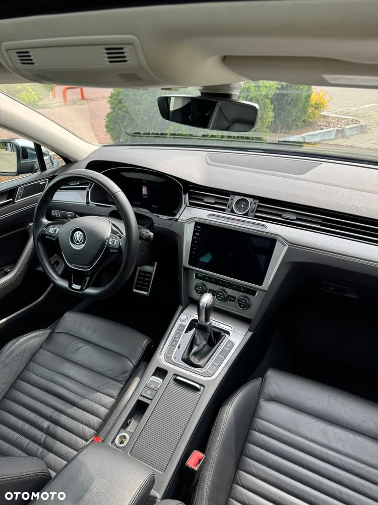Volkswagen Passat Variant 2.0 TDI SCR 4Motion DSG Alltrack - 18