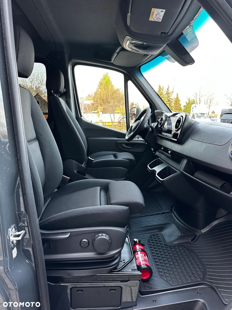 Mercedes-Benz Sprinter - 7