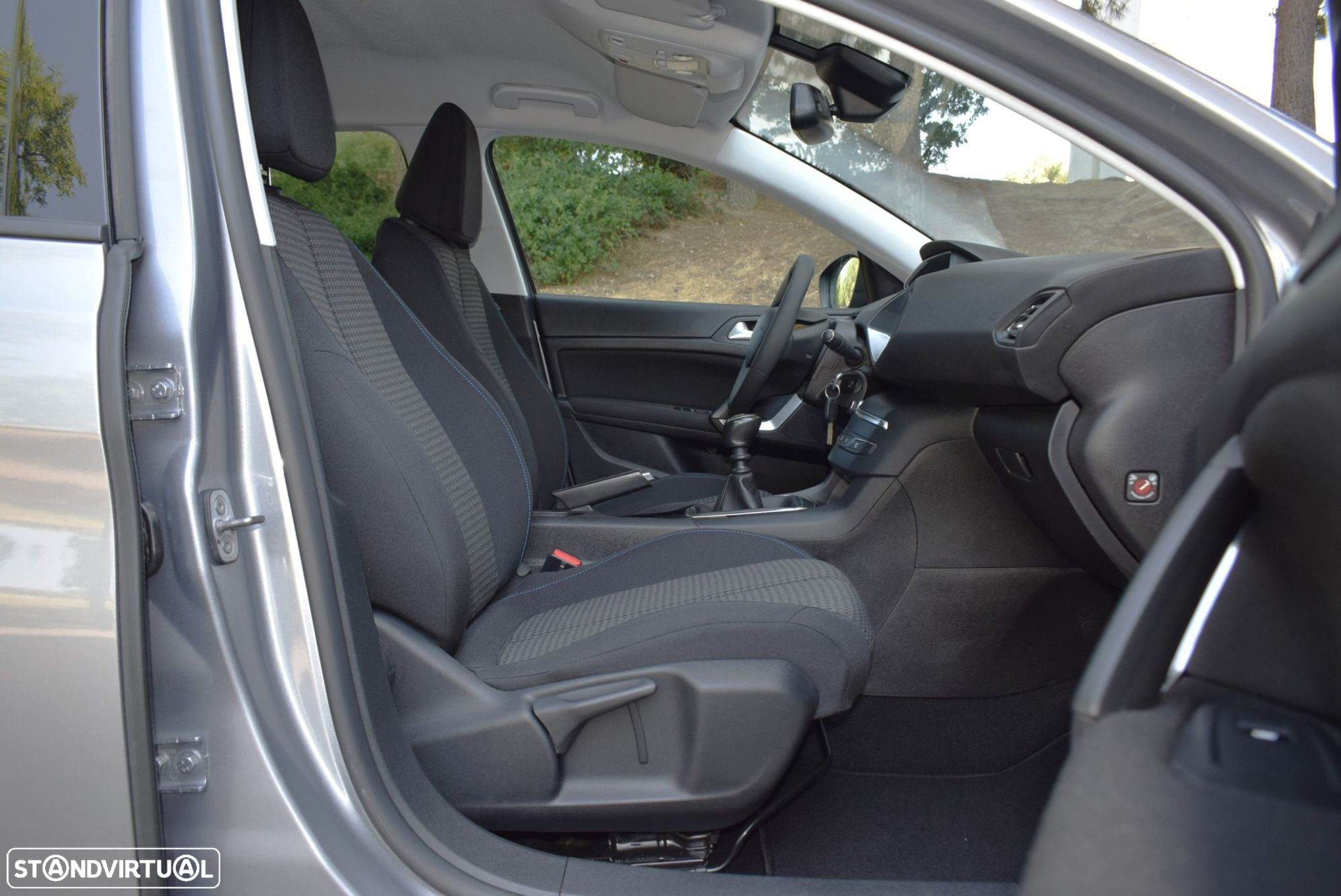 Peugeot 308 1.2 PureTech Style - 37