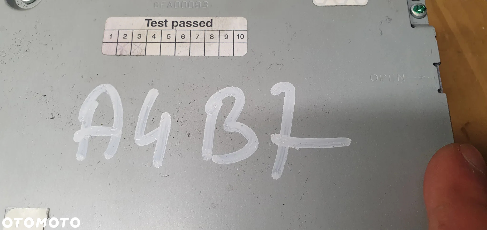 Zmieniarka płyt CD Audi A4 B7 8E0035111D - 9