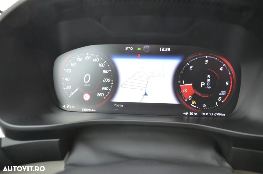 Volvo XC 40 D3 AWD Momentum Pro - 25