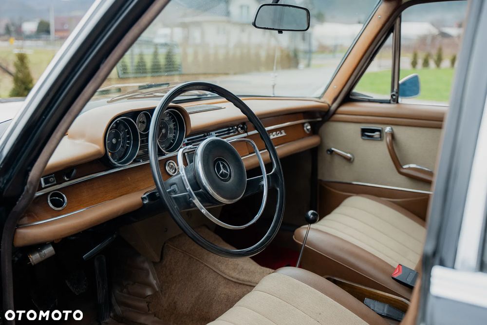 Mercedes-Benz 280 - 8