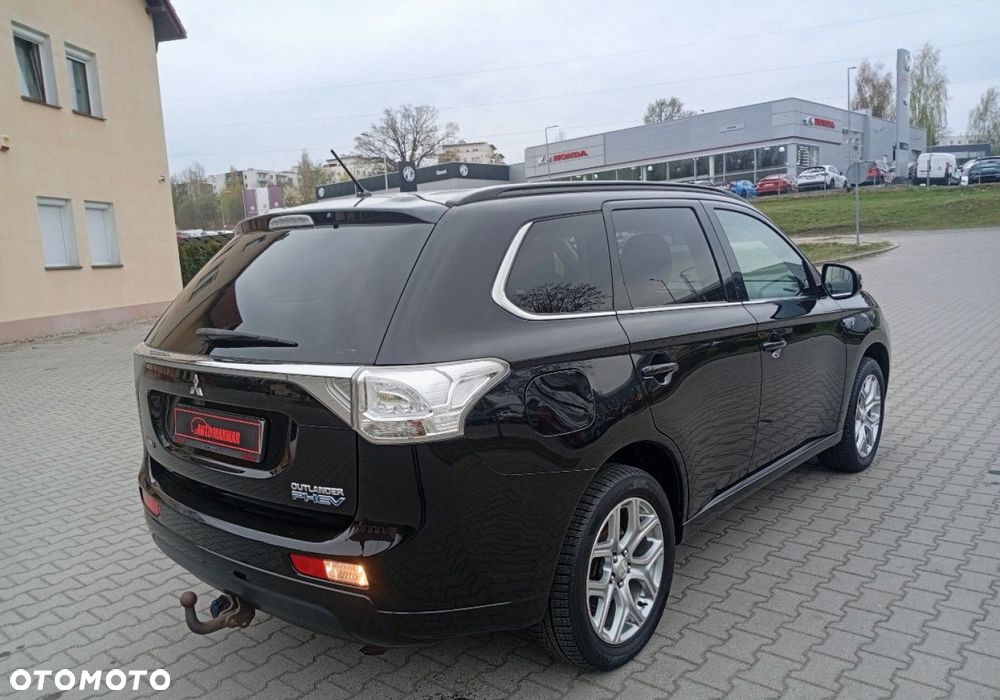 Mitsubishi Outlander - 8