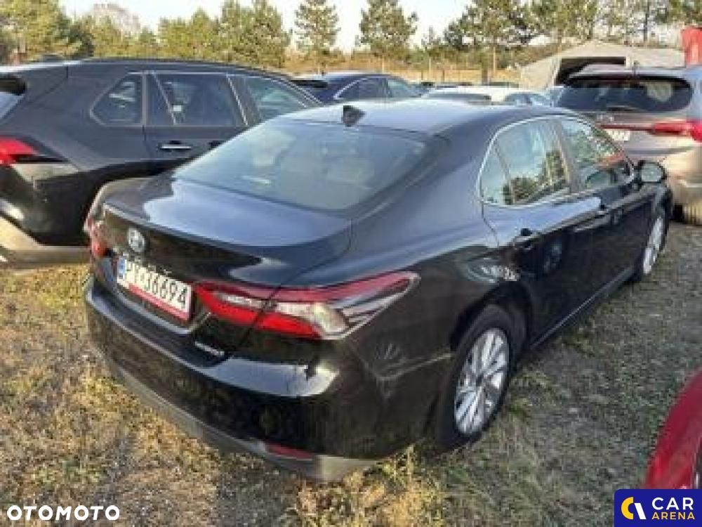 Toyota Camry - 4