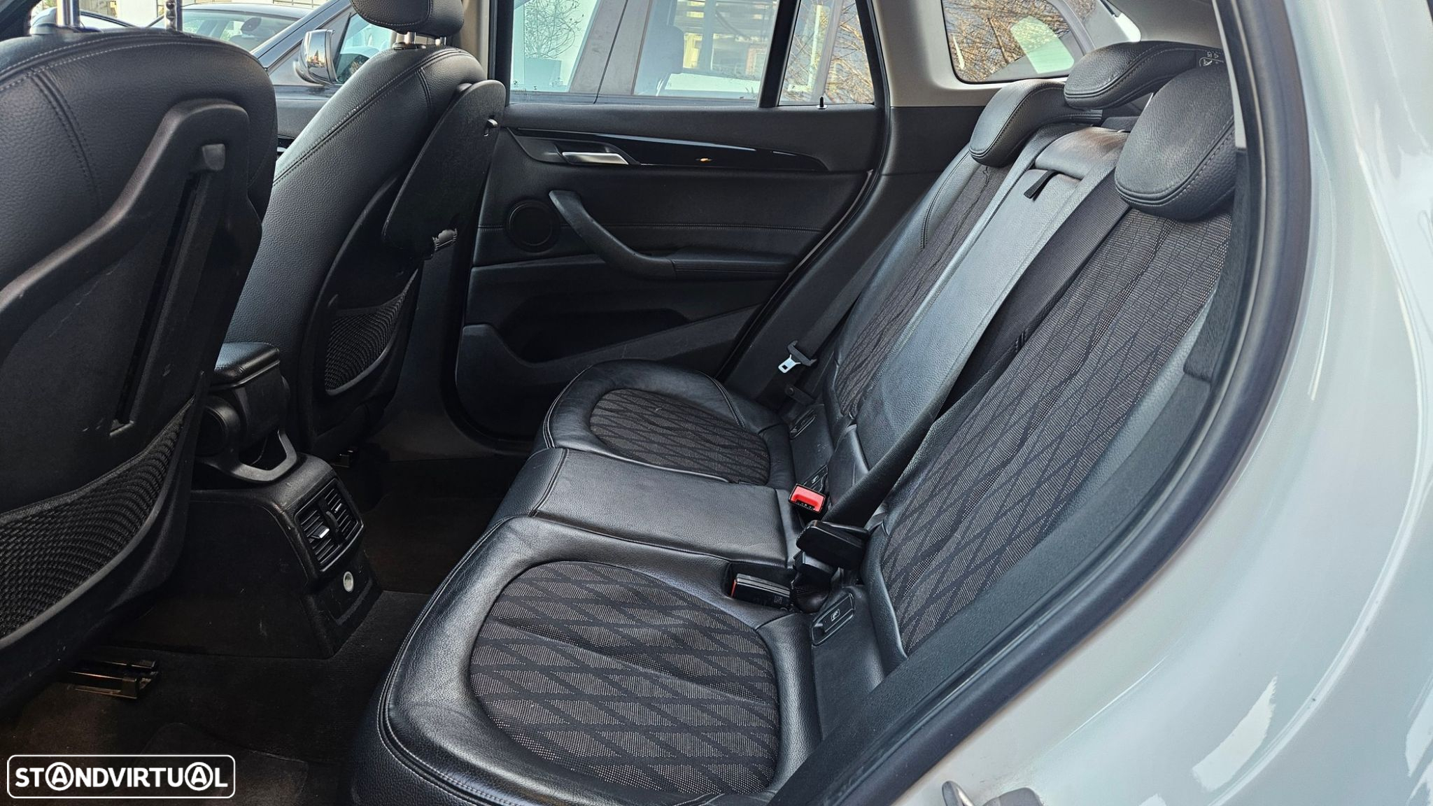 BMW X1 18 d sDrive Pack M - 12