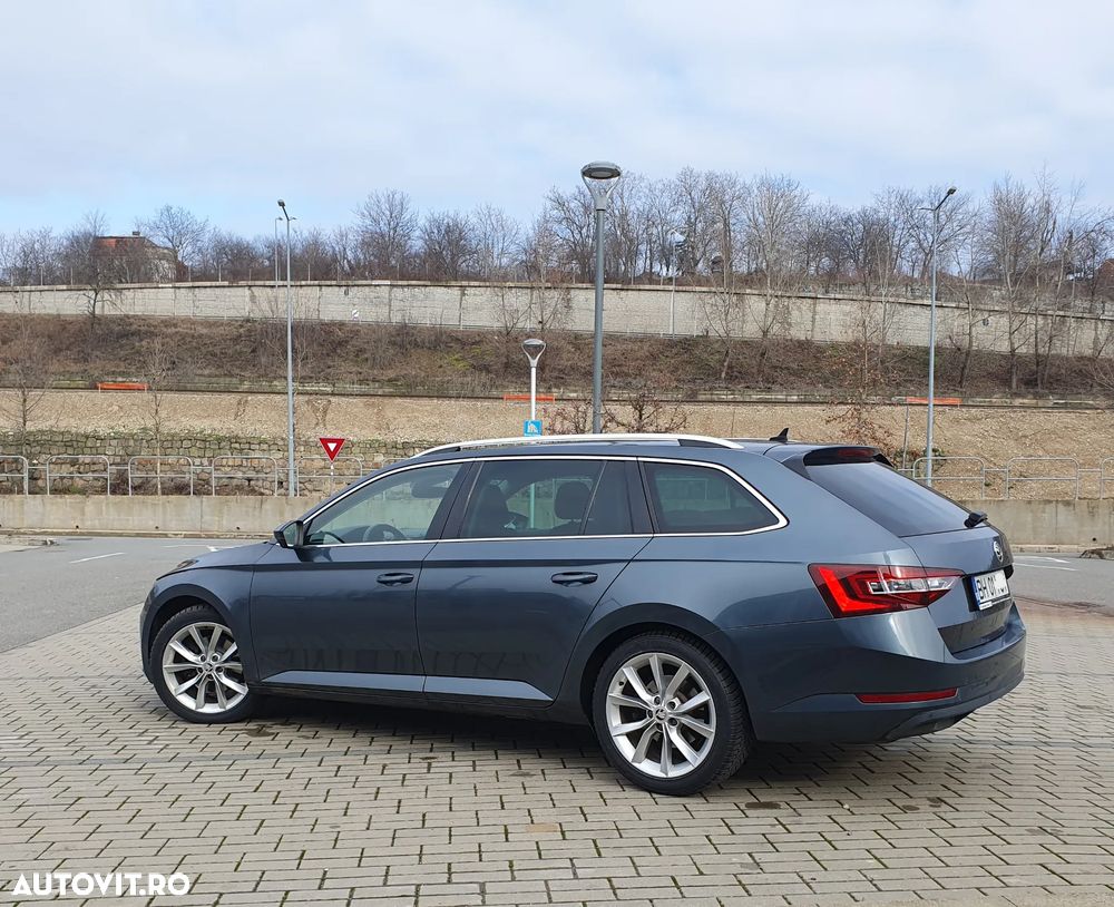 Skoda Superb 2.0 TDI DSG Style - 8