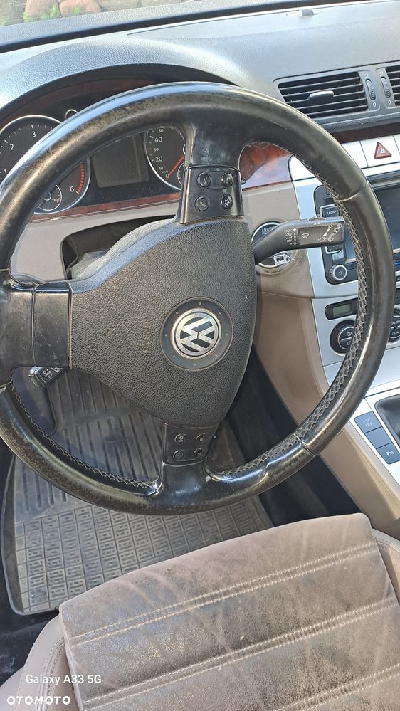 Volkswagen Passat 2009 photo 3