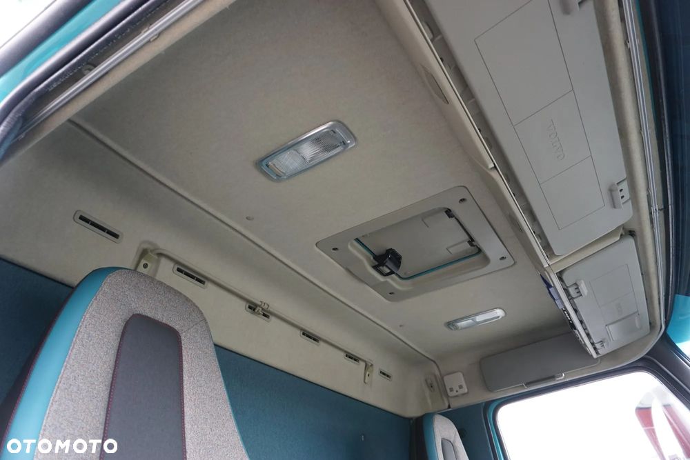 Volvo FM / 330 / E 6 / CHŁODNIA + WINDA / 23 PALETY / OŚ SKRĘTNA / DŁ 9,2 M - 17