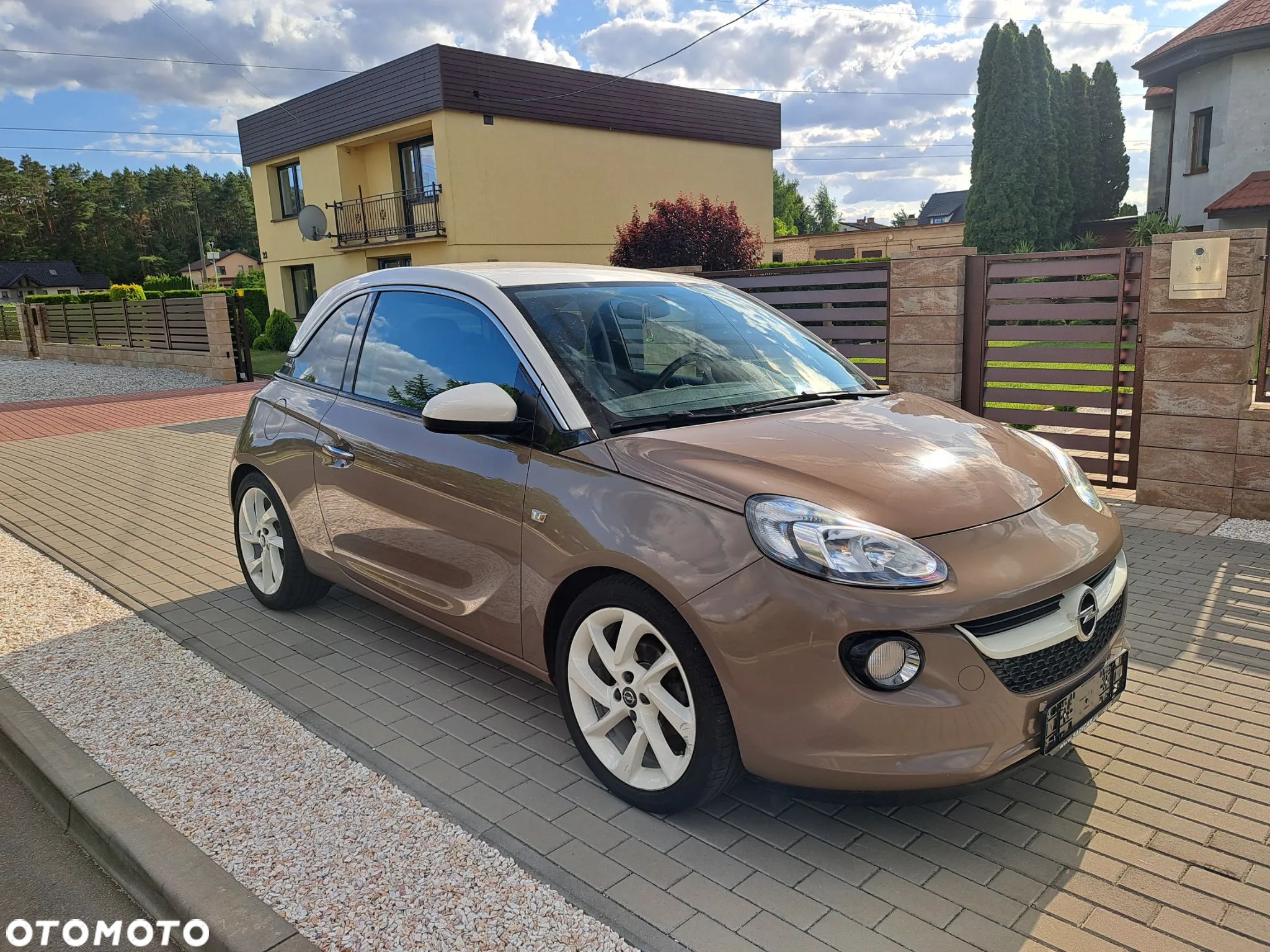 Opel Adam 1.2 Glam S&S - 1