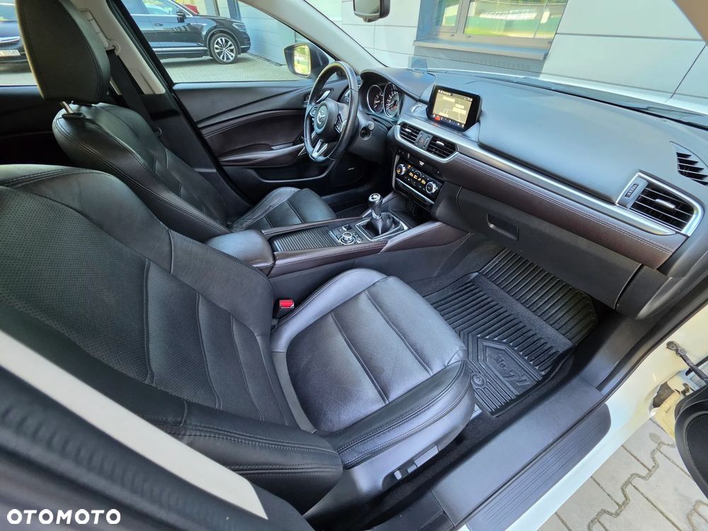 Mazda 6 2.0 SkyPrestige - 23