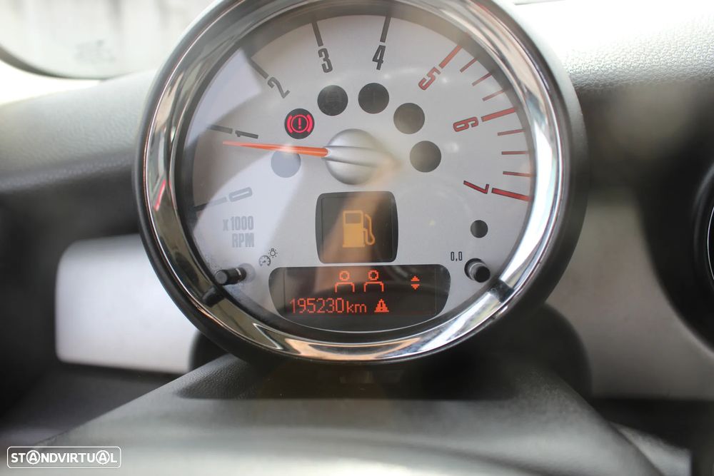 MINI 3 Portas One D - 7