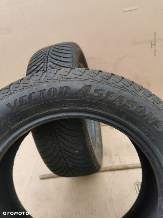215/60 R 17 Goodyear - 3