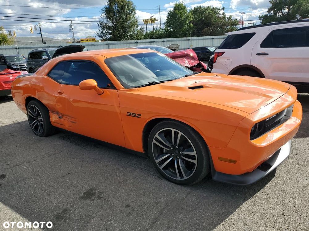 Dodge Challenger - 2
