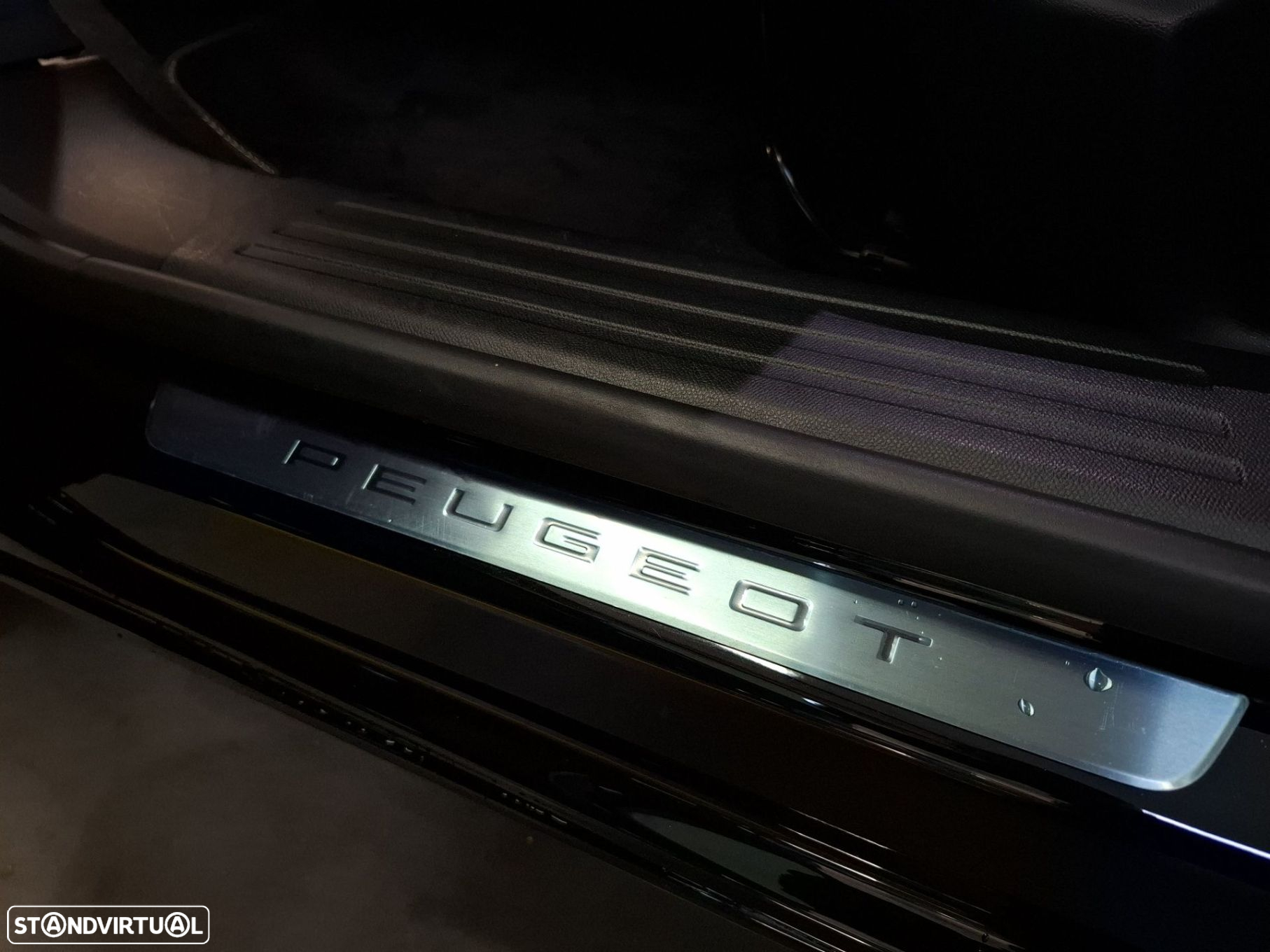 Peugeot e-2008 54 kWh GT - 28