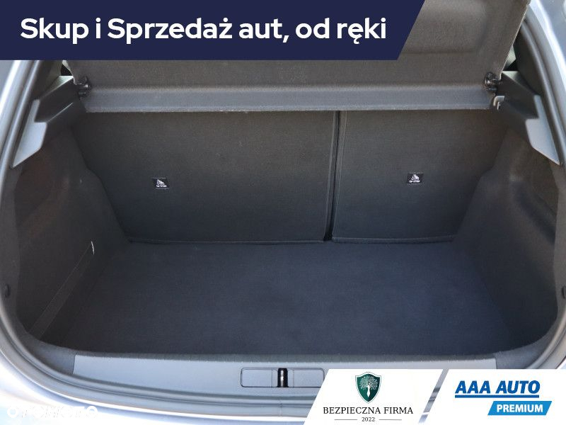 Peugeot 208 - 15