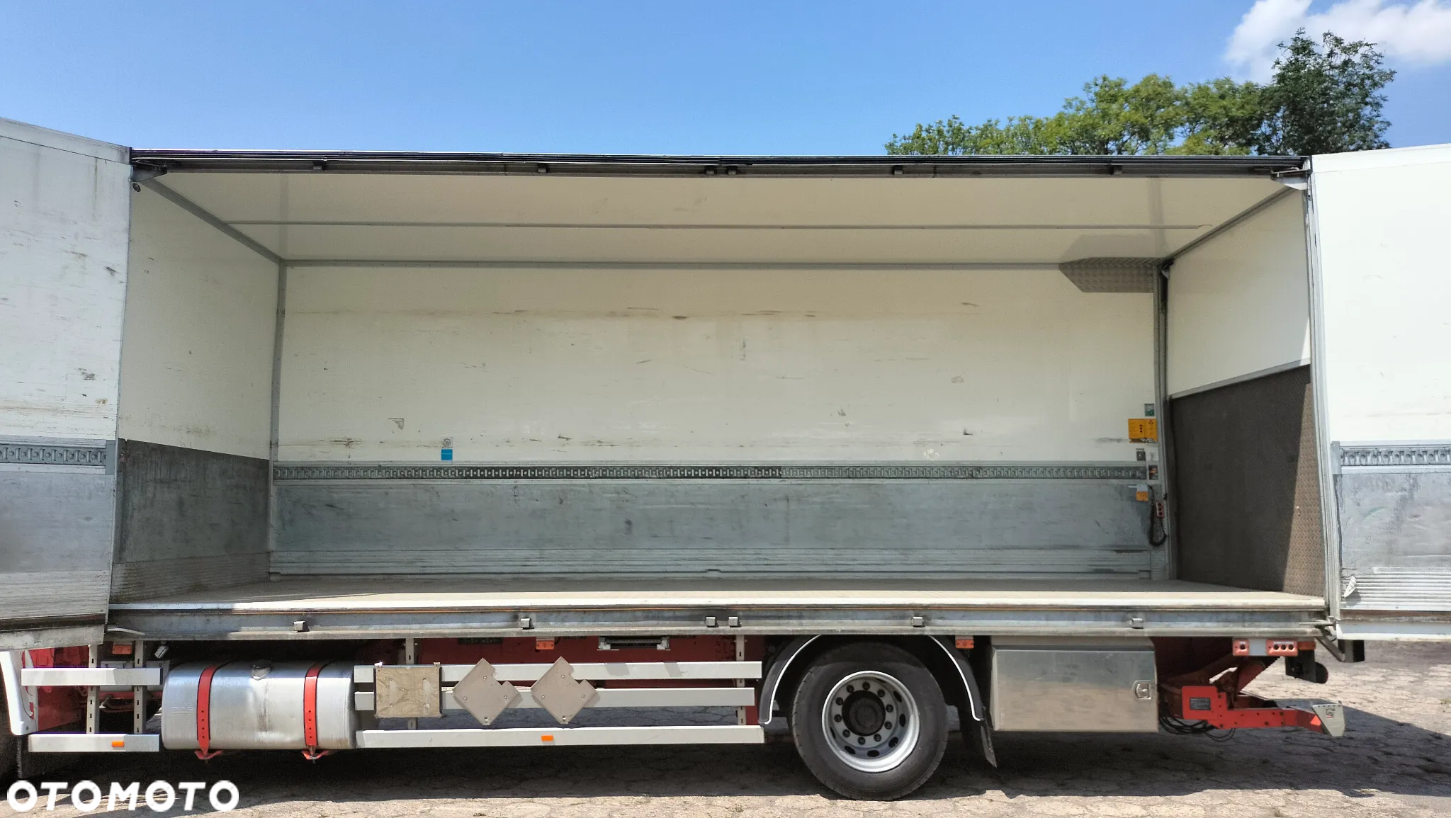 DAF CF - 8