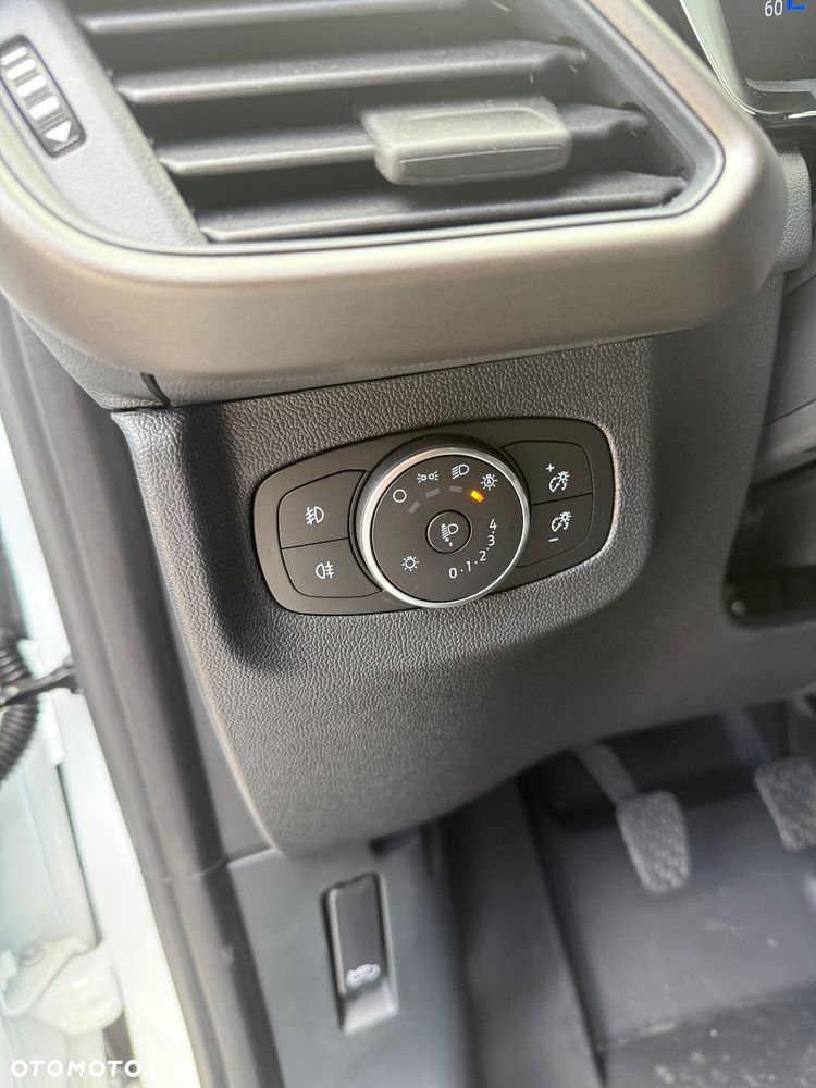 Ford Transit Courier - 22