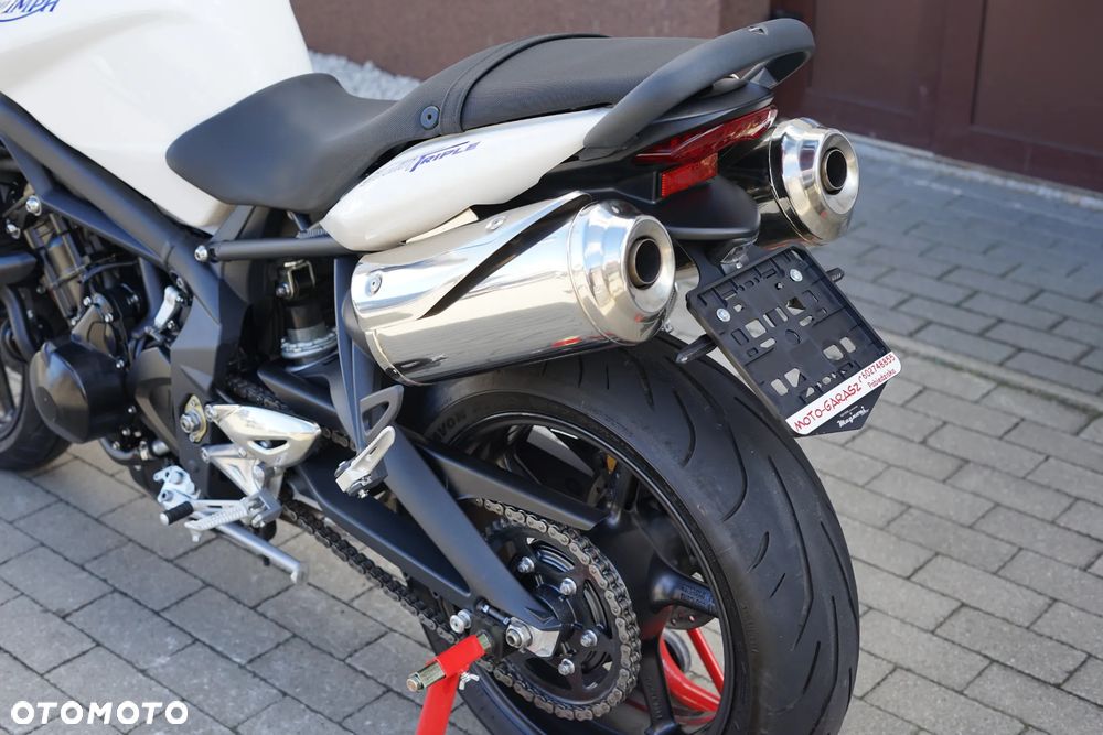 Triumph Street Triple - 23