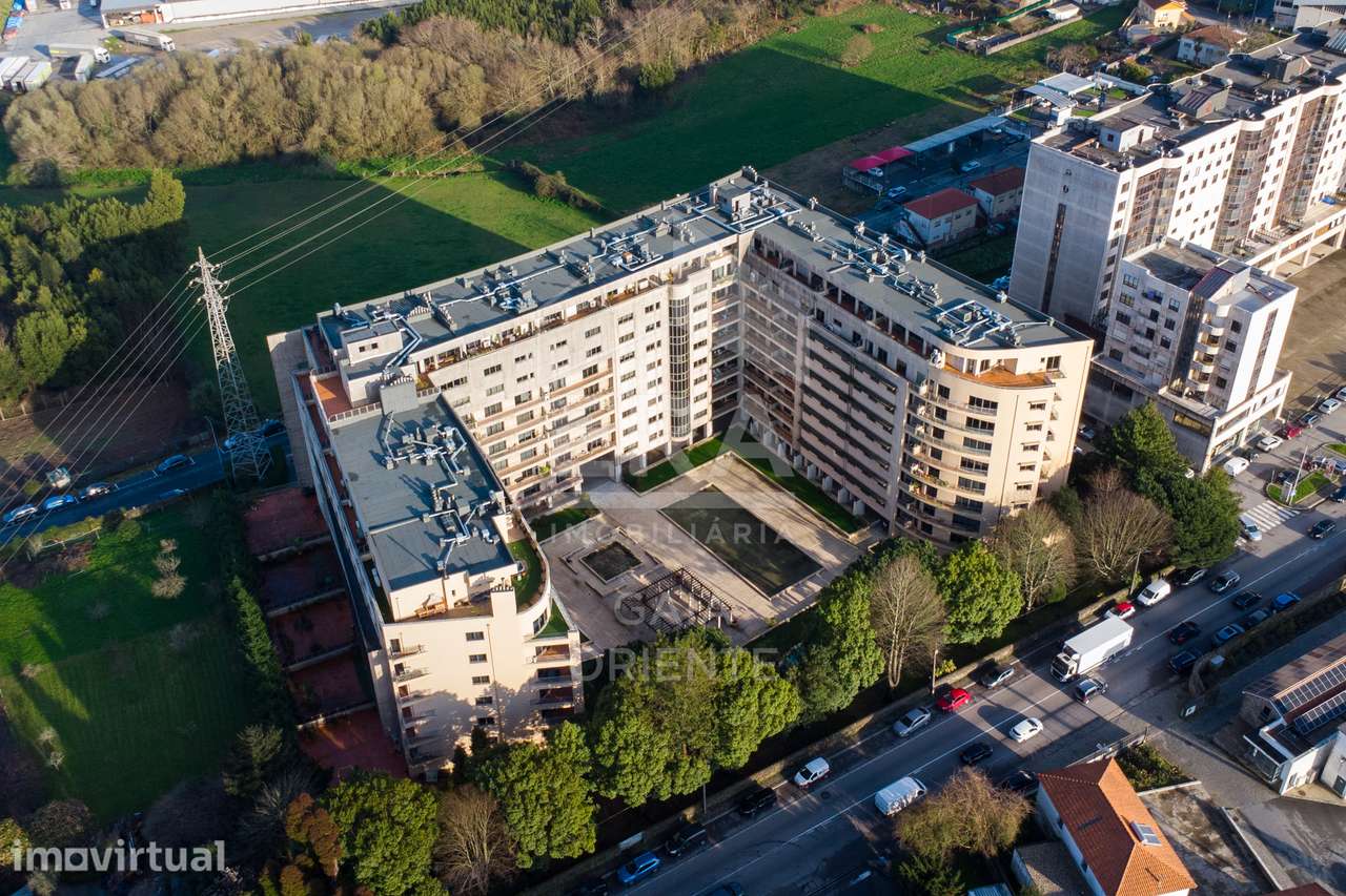 Duplex renovado com terraço e 3 suítes - Grande imagem: 2/59
