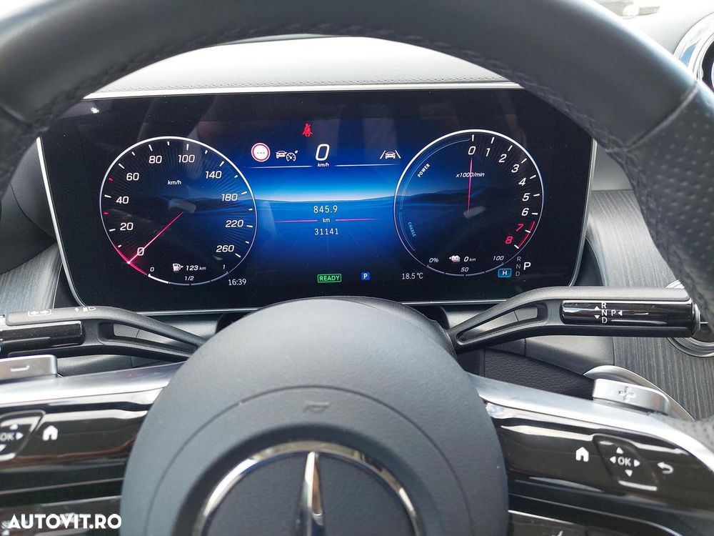 Mercedes-Benz GLC Coupe 300 e 4MATIC - 11