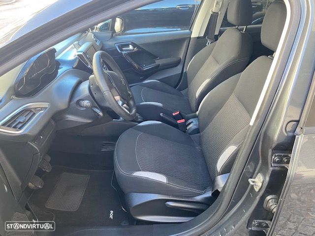 Peugeot 208 1.2 PureTech Style - 4