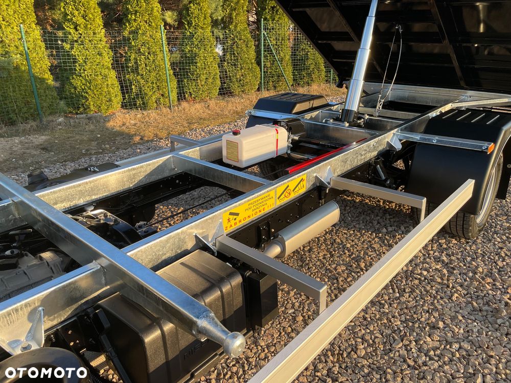 Nissan Cabstar NT400 - 39