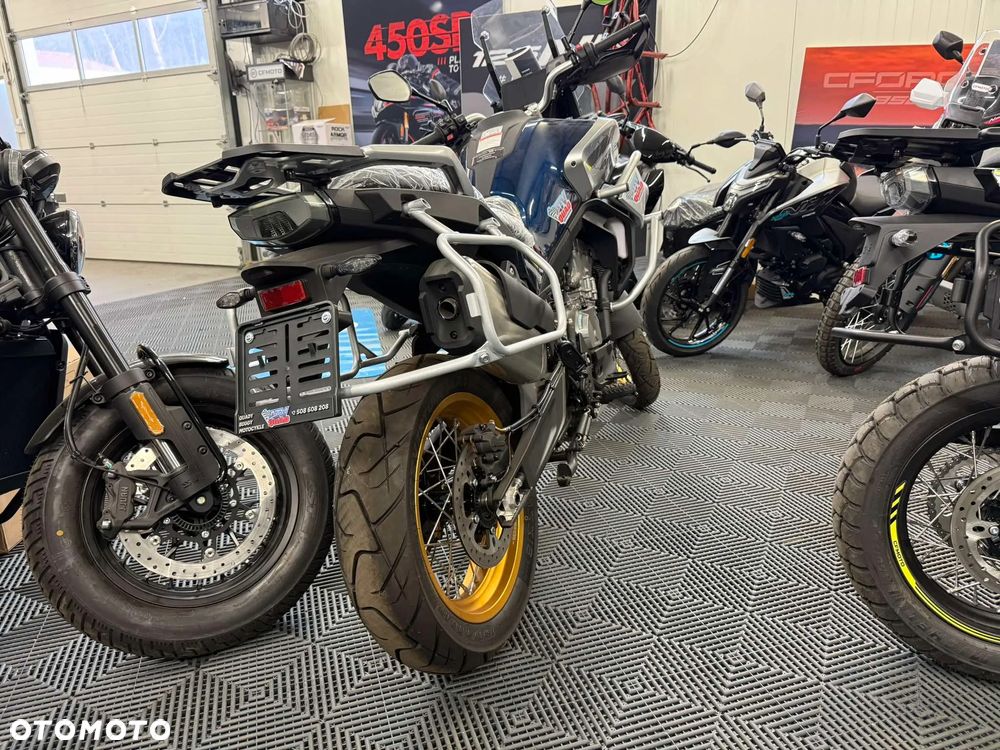 CFMoto MT - 5
